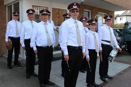 Großer Festzug des 485. Schützen- und Volksfestes der St. Sebastianus Schützenbruderschaft e.V. Pulheim gegründet 1530 am 24. Mai 2015