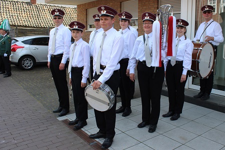 Großer Festzug des 485. Schützen- und Volksfestes der St. Sebastianus Schützenbruderschaft e.V. Pulheim gegründet 1530 am 24. Mai 2015