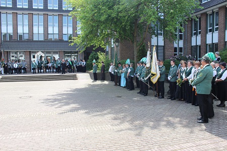 Großer Festzug des 485. Schützen- und Volksfestes der St. Sebastianus Schützenbruderschaft e.V. Pulheim gegründet 1530 am 24. Mai 2015