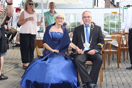 Feier des Königspaares SM Ralf I. & Königin Christine Schwarz beim 73. Schützenfest der Schützenbruderschaft "St. Johann-Baptist" 1992 e.V. Köln-Roggendorf/Thenhoven am 1. August 2015