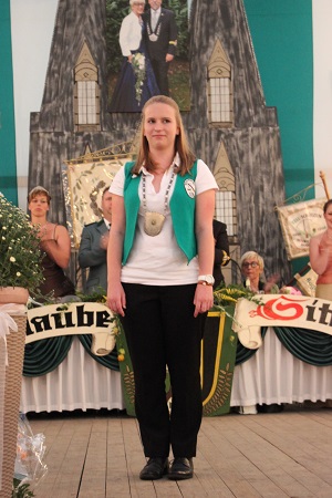 Ein strahlendes Königspaar und treffsichere Spielleute beim 73. Schützenfest in unserem Heimatort vom 4. August 2015