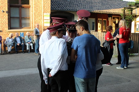 Abholung des Zacheies' beim Escher Dorffest (Escher Kirmes - Kirchweih) der Dorfgemeinschaft »Greesberger« Esch 1953 e.V. am 11. September 2015