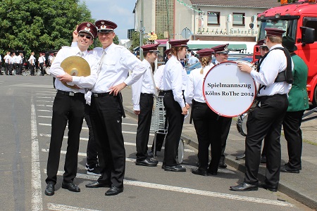 Großer Festumzug mit Königsparade des 89. Großen Schützen- und Volksfestes der St. Hubertus Schützenbruderschaft 1927 e.V. Hackenbroich-Hackhausen am 19. Juni 2016