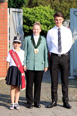 Schülerprinzessin Sabrina I. beim 74. Schützenfest in unserem Heimatort vom 9. August 2016