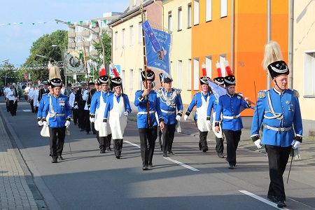 Schülerprinzessin Sabrina I. beim 74. Schützenfest in unserem Heimatort vom 9. August 2016