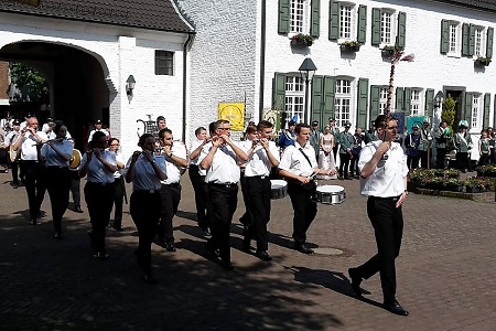 Großer Festzug des 488. Schützen- und Volksfestes der St. Sebastianus Schützenbruderschaft e.V. Pulheim gegründet 1530 am 20. Mai 2018