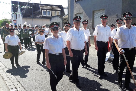 Jubiläumsfestzug des Schützen- und Heimatfestes sowie Bezirksschützenfestes zum 150jährigen Bestehen der St.-Aloysius Schützenbruderschaft von 1868 Stürzelberg e.V. am 5. August 2018