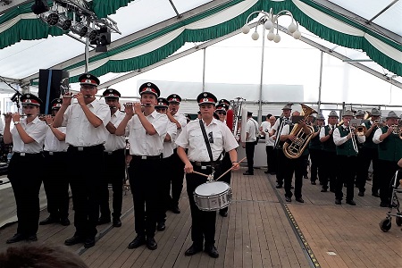 Historischer Festzug mit Königsparade des Schützenfestes des Spiel- und Bürgervereins 1925 e.V. Holz am 12. August 2018