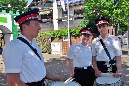 Festumzug mit Parade des 99. Schützen- und Heimatfestes der St. Hubertus-Schützenbruderschaft Dormagen-Horrem e.V. 1920 am 2. Juni 2019