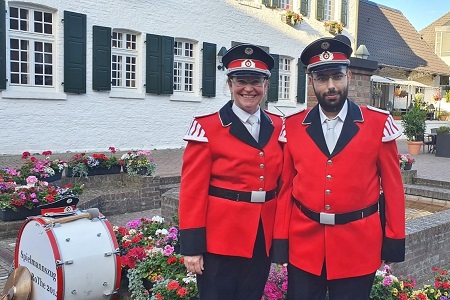 Umzug der Pulheimer Vereine mit den Königspaaren und Großer Zapfenstreich des 489. Schützen- und Volksfestes der St. Sebastianus Schützenbruderschaft e.V. Pulheim gegründet 1530 am 8. Juni 2019