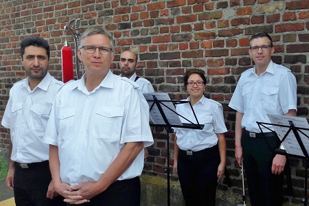 Erster Segensaltar des Fronleichnamsfestes der katholischen Kirchengemeinde St. Pankratius Am Worringer Bruch am 20. Juni 2019