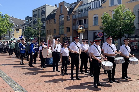 Großer Festzug des 493. Schützen- und Volksfestes der St. Sebastianus Schützenbruderschaft e.V. Pulheim gegründet 1530 am 28. Mai 2023