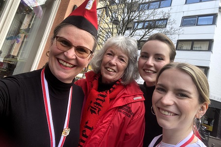 Rosenmontagszug des Festkomitees Kölner Karneval von 1823 e.V. am 12. Februar 2024