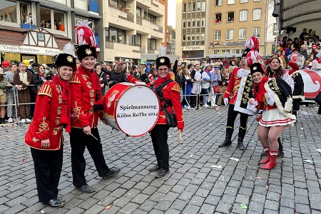 Rosenmontagszug des Festkomitees Kölner Karneval von 1823 e.V. am 12. Februar 2024