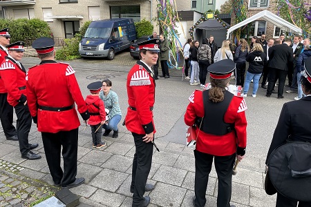 Wecken des 576. Maifestes der Maigesellschaft 1448 Kleinkönigsdorf e.V. am 5. Mai 2024