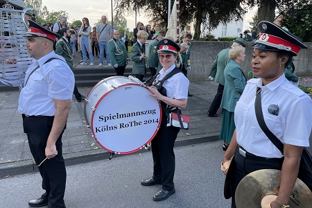 Umzug der Pulheimer Vereine mit den Königspaaren des 494. Schützenfestes der St. Sebastianus Schützenbruderschaft e.V. Pulheim gegründet 1530 am 18. Mai 2024