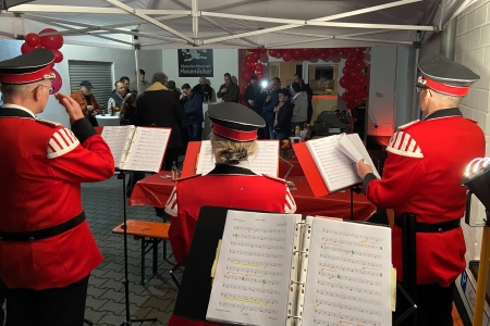 Einweihungsfeier der neuen Geschäftsräume des Malerfachbetriebs Hasenäcker in Köln-Roggendorf/Thenhoven am 30. Oktober 2024