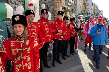 Rosenmontagszug des Festkomitees Kölner Karneval von 1823 e.V. in Köln am 3. März 2025