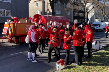 Rosenmontagszug des Festkomitees Kölner Karneval von 1823 e.V. in Köln am 3. März 2025