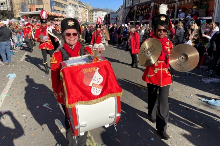 Rosenmontagszug des Festkomitees Kölner Karneval von 1823 e.V. in Köln am 3. März 2025