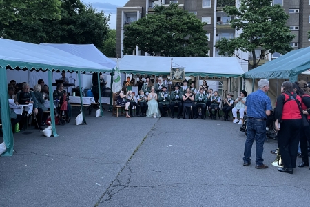 Großer Zapfenstreich des 62. Schützen- und Volksfestes der Sportschützengesellschaft Köln-Ostheim 1963 e.V. in Köln-Ostheim am 14. Juni 2025
