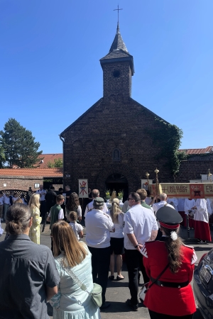 Fronleichnamsfest der katholischen Kirchengemeinde St. Pankratius Am Worringer Bruch in Köln-Rheinkassel/Langel am 19. Juni 2025