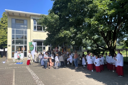 Fronleichnamsfest der katholischen Kirchengemeinde St. Pankratius Am Worringer Bruch in Köln-Rheinkassel/Langel am 19. Juni 2025