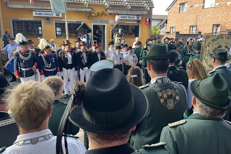 Reiterzug Stallgeflüster 2018 mit offenen Armen empfangen und direkt erfolgreich in Köln-Roggendorf/Thenhoven vom 4. August 2025