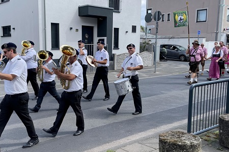 Reiterzug Stallgeflüster 2018 mit offenen Armen empfangen und direkt erfolgreich in Köln-Roggendorf/Thenhoven vom 4. August 2025