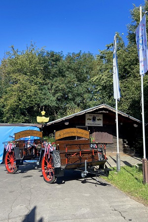Choral, Gefallenenehrung, Kranzniederlegung am Denkmal mit Kirchenparade An St. Lambertus sowie Frühkonzert des Schützen- und Heimatfestes des St. Sebastianus Bürgerschützenvereins Neurath 1519/1892 e.V. in Grevenbroich-Neurath am 14. September 2025