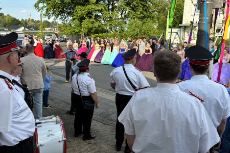 Abholung der Ehrenpaare des 578. Maifestes der Maigesellschaft 1448 Kleinkönigsdorf e.V. in Frechen-Königsdorf am 9. Mai 2026