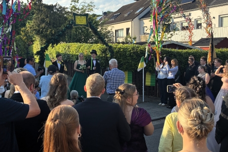 Abholung der Ehrenpaare des 578. Maifestes der Maigesellschaft 1448 Kleinkönigsdorf e.V. in Frechen-Königsdorf am 9. Mai 2026