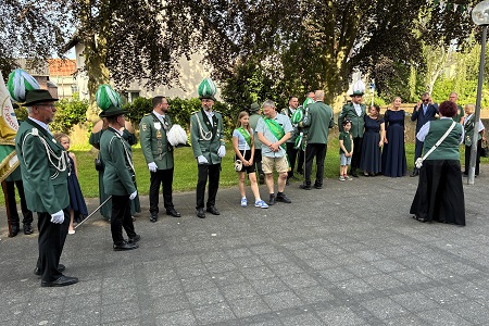 Abholung der Majestäten, Umzug der Pulheimer Vereine mit den Königspaaren des 496. Schützenfestes der St. Sebastianus Schützenbruderschaft e.V. Pulheim gegründet 1530 in Pulheim am 23. Mai 2026