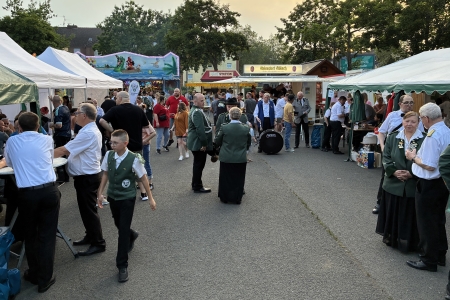 Großer Zapfenstreich des 63. Schützen- und Volksfestes der Sportschützengesellschaft Köln-Ostheim 1963 e.V. in Köln-Ostheim am 30. Mai 2026