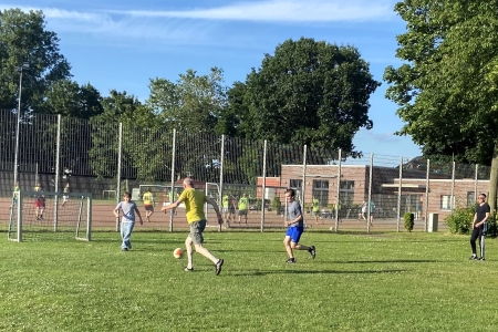 "Es lebe der Sport, er is g‘sund und mocht uns hoat." in Köln-Roggendorf/Thenhoven am 15. Juni 2026