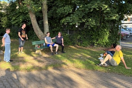 "Es lebe der Sport, er is g‘sund und mocht uns hoat." in Köln-Roggendorf/Thenhoven am 15. Juni 2026