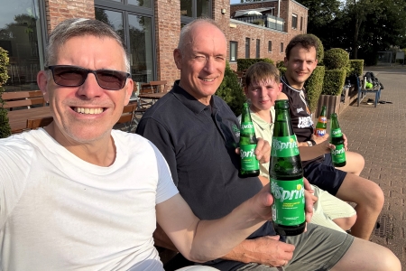 Teamspirit in gediegener Herrenrunde in Köln-Roggendorf/Thenhoven am 13. Juli 2026